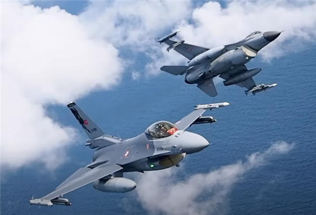  Video: NATO fighter jets secure the sky over eastern Europe