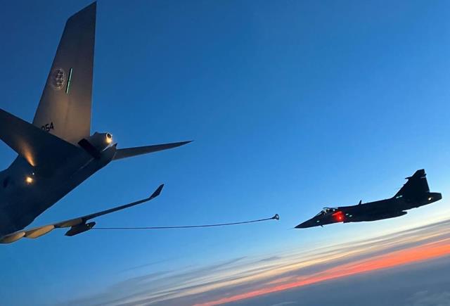 First time, Czech fighters practice refuelling with multinational tanker aircraft